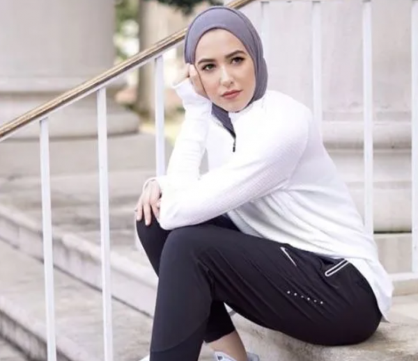 Hijab sporty dengan warna pastel